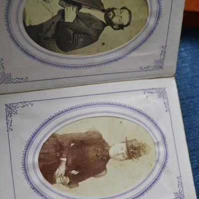 LOT 417. ANTIQUE PHOTO BOOK WITH ANTIQUE PHOTOS