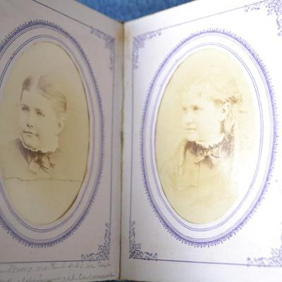 LOT 417. ANTIQUE PHOTO BOOK WITH ANTIQUE PHOTOS
