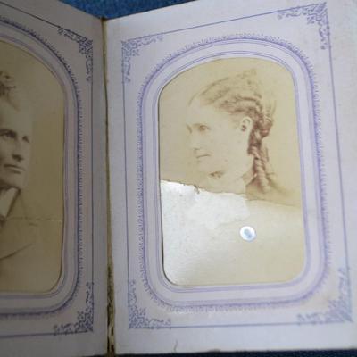 LOT 417. ANTIQUE PHOTO BOOK WITH ANTIQUE PHOTOS