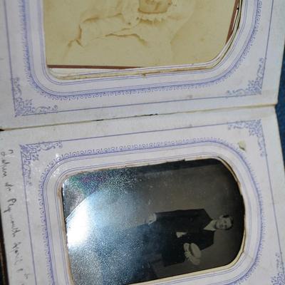 LOT 417. ANTIQUE PHOTO BOOK WITH ANTIQUE PHOTOS