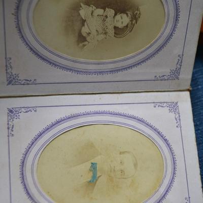 LOT 417. ANTIQUE PHOTO BOOK WITH ANTIQUE PHOTOS