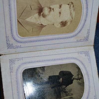 LOT 417. ANTIQUE PHOTO BOOK WITH ANTIQUE PHOTOS