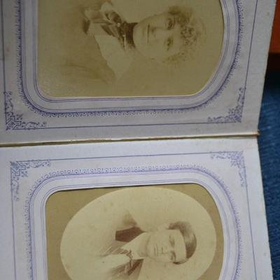 LOT 417. ANTIQUE PHOTO BOOK WITH ANTIQUE PHOTOS