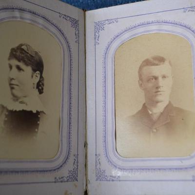 LOT 417. ANTIQUE PHOTO BOOK WITH ANTIQUE PHOTOS