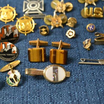 LOT 419. MILITARY ITEMS, CUFF LINKS, TIE BARS