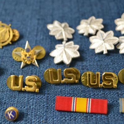 LOT 419. MILITARY ITEMS, CUFF LINKS, TIE BARS