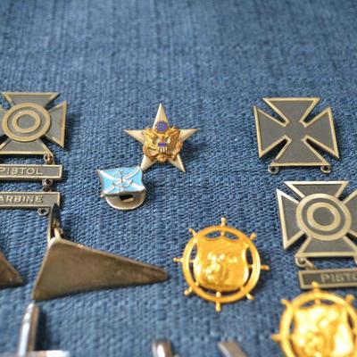 LOT 419. MILITARY ITEMS, CUFF LINKS, TIE BARS