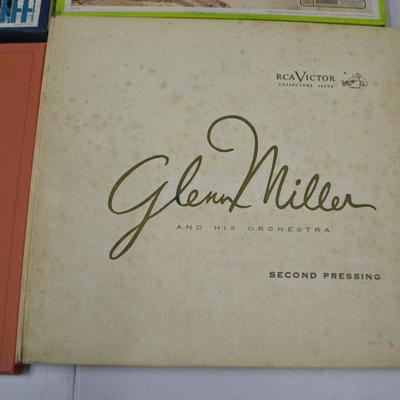 LOT 437. ALBUM SETS
