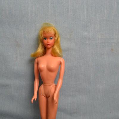 LOT 445. VINTAGE BARBIE DOLL