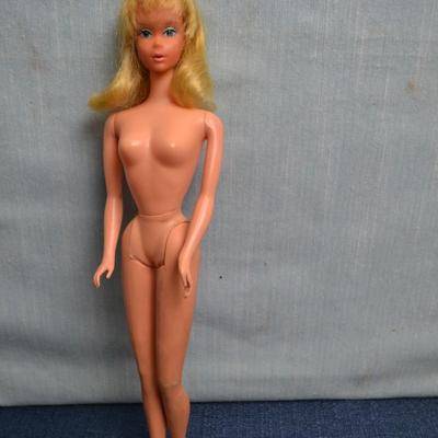 LOT 445. VINTAGE BARBIE DOLL