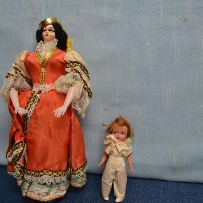 LOT 450  VINTAGE DOLLS