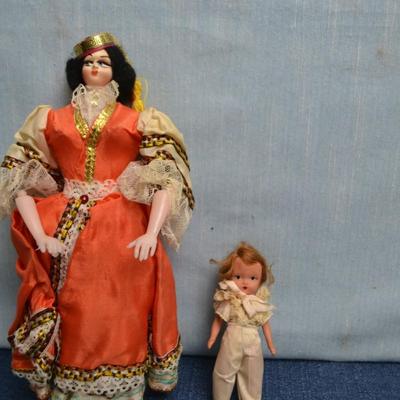 LOT 450  VINTAGE DOLLS