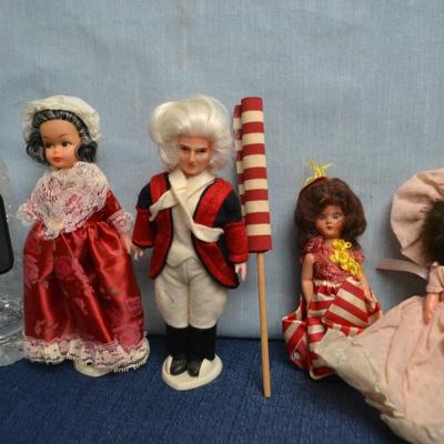 LOT 451. GEORGE AND MARTHA WASHINGTON DOLL AND OTHER DOLLS