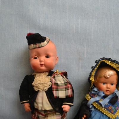 LOT 452. COLLECTION OF 5 DOLLS