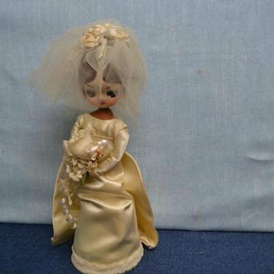 LOT 454. VINTAGE WEDDING DOLL