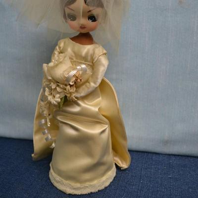 LOT 454. VINTAGE WEDDING DOLL