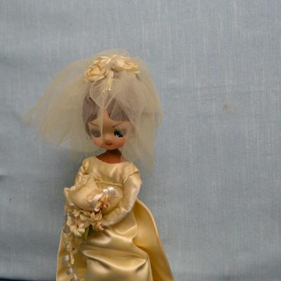 LOT 454. VINTAGE WEDDING DOLL