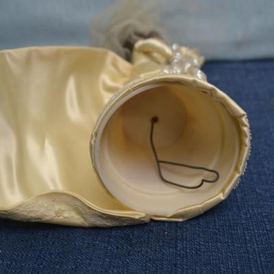 LOT 454. VINTAGE WEDDING DOLL