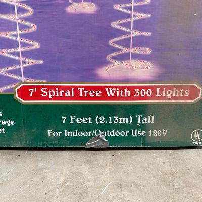 7 FOOT SPIRAL LIGHTED TREE