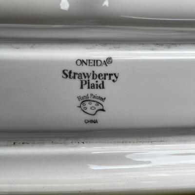 Oneida Strawberry Plaid 3 part Tray