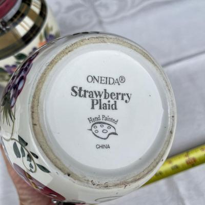 Oneida Strawberry Plaid Canister Set
