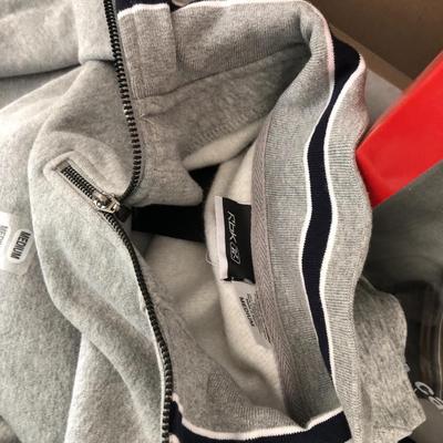 Menâ€™s RBK Top & Pants M, plus 1 Pair Happy Socks -Lot 175
