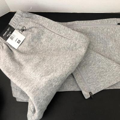 Menâ€™s RBK Top & Pants M, plus 1 Pair Happy Socks -Lot 175