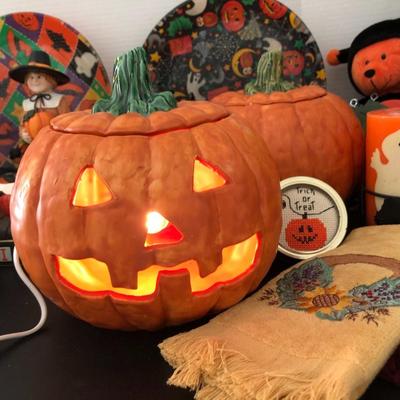 Large Fall, Thanksgiving & Halloween ðŸŽƒ Lot -Lot 177