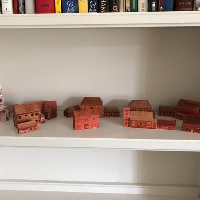 Miniature Wooden Houses ðŸ  -Lot 180