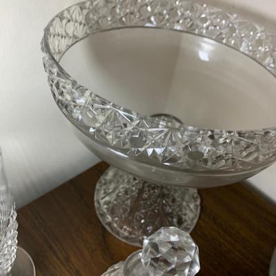 Large Lot Of Clear Glassware Cakeplate Vases Serving Dishes +++