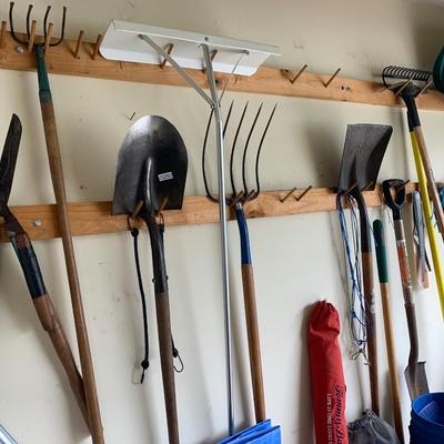 Large Lot of Lawn/ Garden Tools