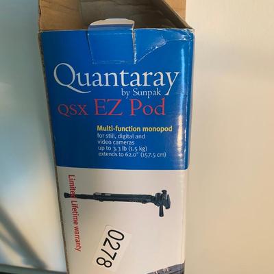 PAIR Quantaray Photo Tripods - 1 Still in box
