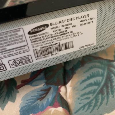 Samsung Blu Ray DVD Player - Model BD D5700 w/Remote & Manual