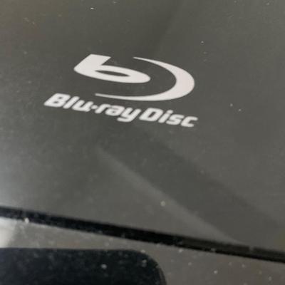 Samsung Blu Ray DVD Player - Model BD D5700 w/Remote & Manual