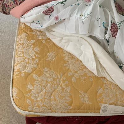 PAIR Single Beds with Bedding, Sheets, Pillows