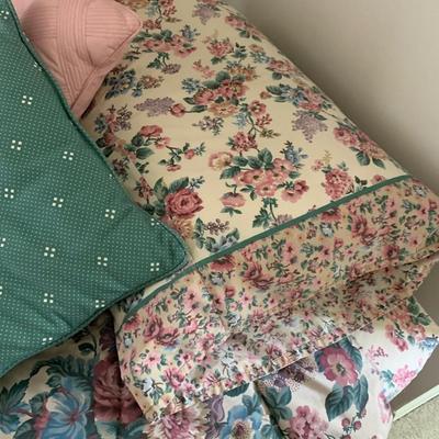 PAIR Single Beds with Bedding, Sheets, Pillows