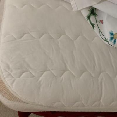 PAIR Single Beds with Bedding, Sheets, Pillows