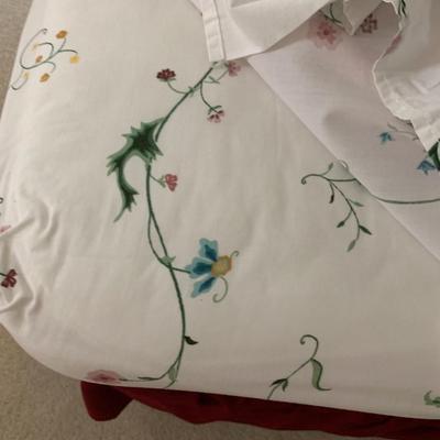 PAIR Single Beds with Bedding, Sheets, Pillows