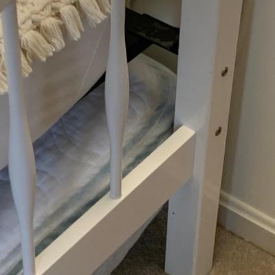 Clean Day Bed w/ Bedspread, Sheets, Pillowcase, even Pillow.