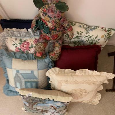 Throw Pillow Assortment Lot