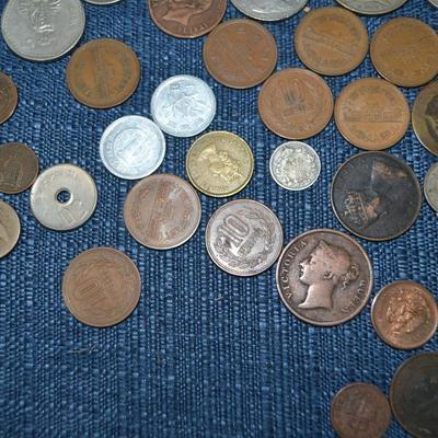 LOT 455. COLLECTION OF VARIOUS COINS