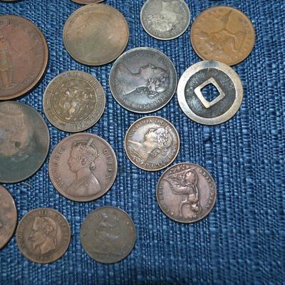 LOT 457. COLLECTION OF VARIOUS COINS