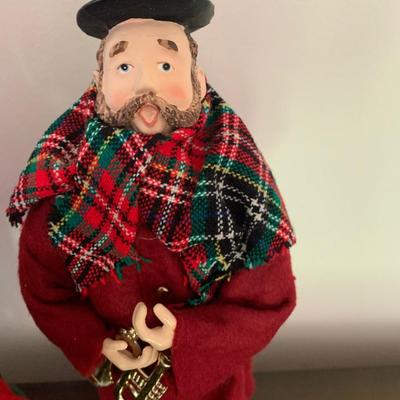 Christmas Carolers Lot