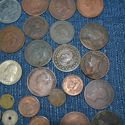 LOT 459. COLLECTION OF VARIOUS COINS