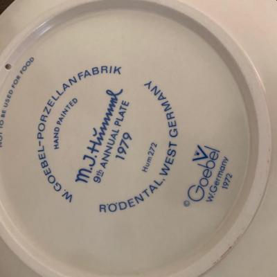 Hummel Lot #3 Plates / Book