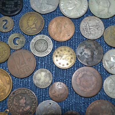 LOT 460. COLLECTION OF VARIOUS COINS
