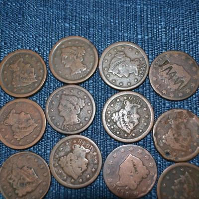 LOT 462. ANTIQUE LARGE CENT COINS