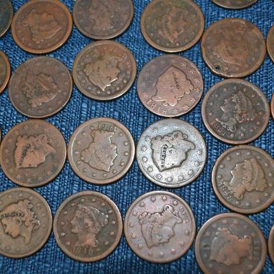 LOT 462. ANTIQUE LARGE CENT COINS