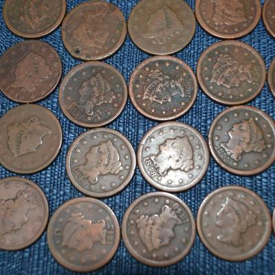 LOT 462. ANTIQUE LARGE CENT COINS