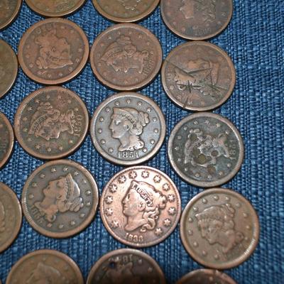LOT 462. ANTIQUE LARGE CENT COINS